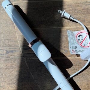 T3 SinglePass Curl Professional Curling Iron 1 1/4"